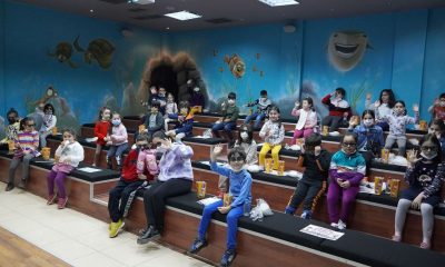 Çocuklar için Sinema gösterimi